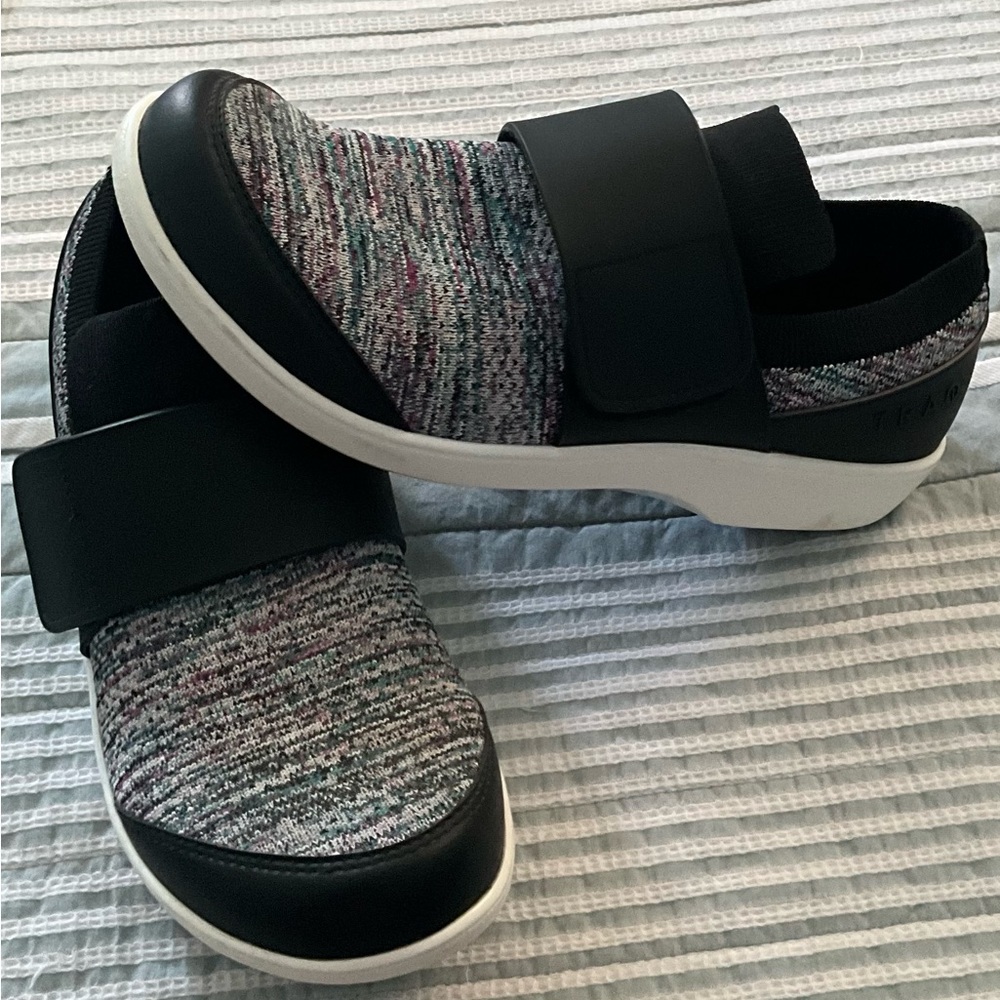 TRAQ running/performance shoes for women